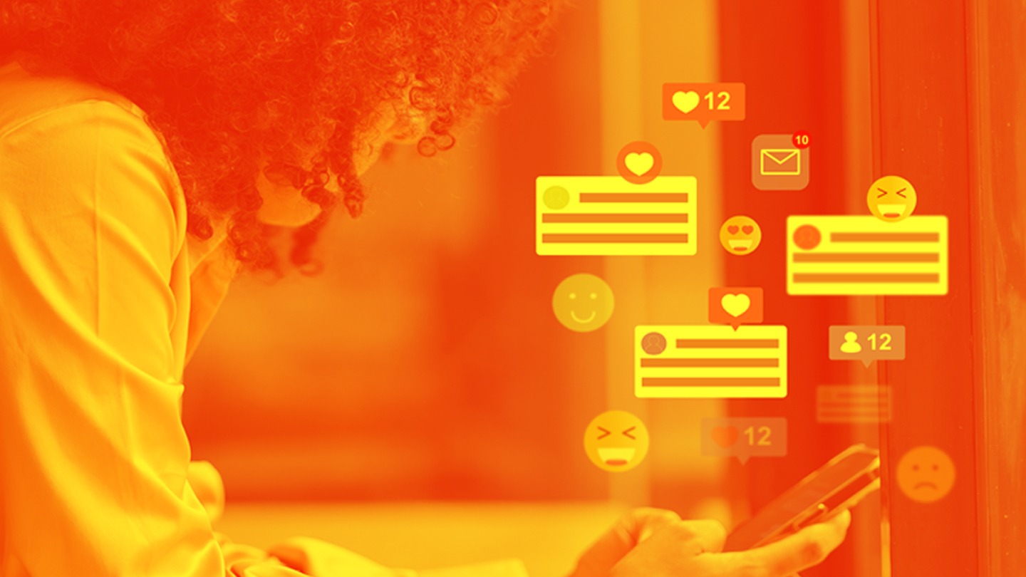 👍or 👎? Do emojis belong in internal communication? 